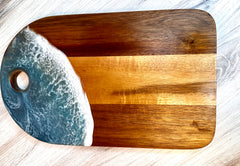 Oval cutting board